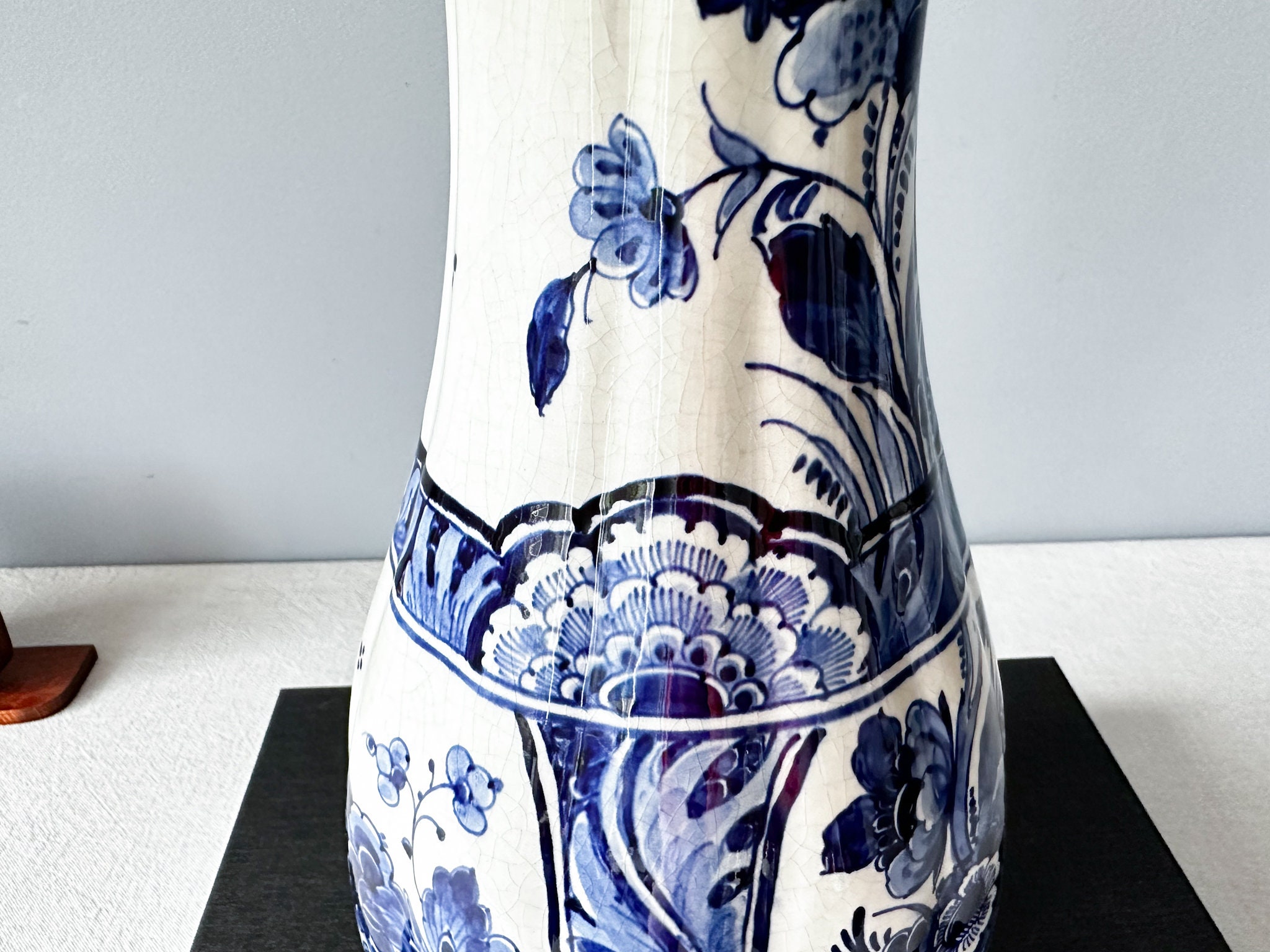 ヴィンテージ ロイヤルデルフト 手描き花瓶：デルフトブルーの花飾り