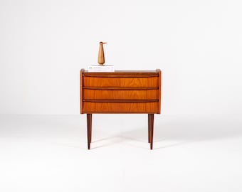 Danish Teak Chest of Drawers – Mid Century Modern