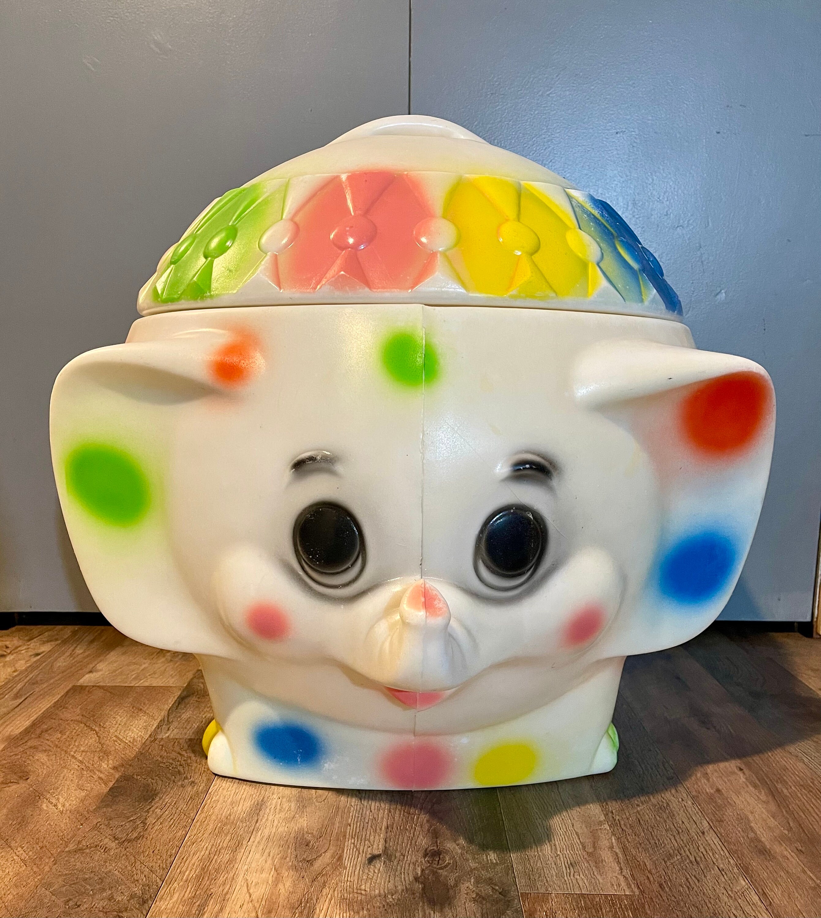 Vintage elephant toy box deals