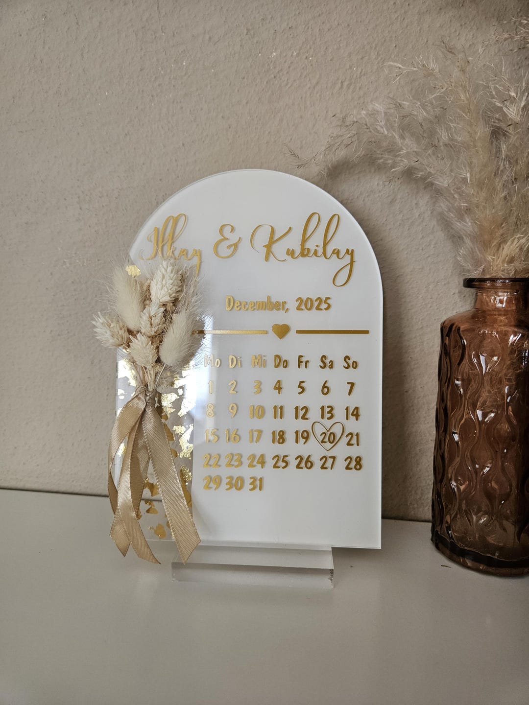 Disc Calender Personalized Calendar Disc With Wooden/acrylic Stand and Dried Flowers ...