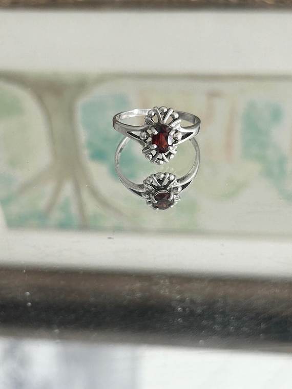 Vintage Sterling Silver/Garnet Ring