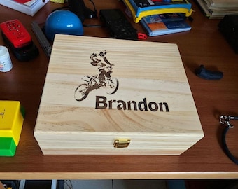 Personalized Pine Keepsake Box: Engraved Floral Memory Chest