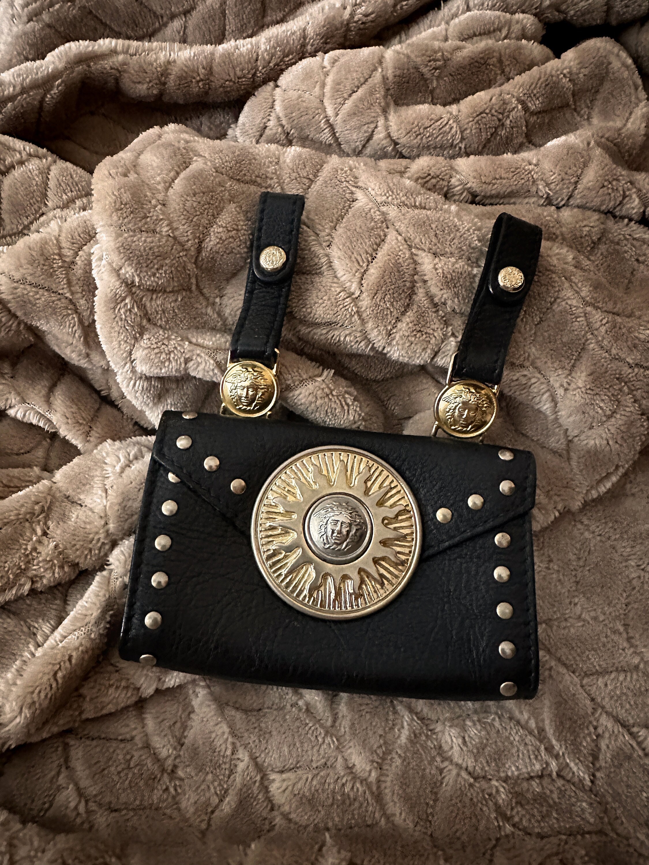 Chanel 2019 Blue caviar with antique gold tone hardware belt waist bag. New  Leather ref.804866 - Joli Closet