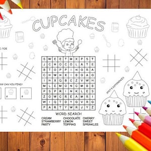 Puede incluir: Una hoja de actividades imprimible en blanco y negro con temática de cupcakes. La hoja incluye una búsqueda de palabras, un juego de tres en raya, un juego de 'cuántos puedes encontrar' y un juego de encontrar las diferencias. La hoja también presenta un personaje de chef y cupcakes.