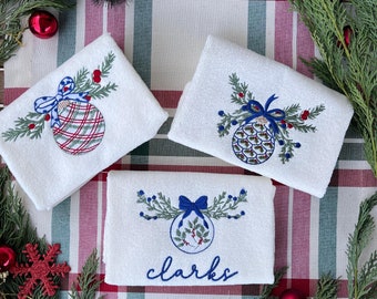 Christmas guest towels-Christmas gift- gift for her- embroidered towel-set of 3 -cotton-fingertip-hostess gift-housewarming