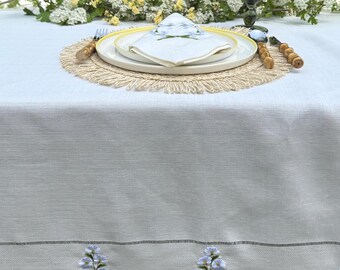 Embroidered Daisy Tablecloth – Linen Tablecloth with Hemstitch | Spring Table Décor | Easter Tablecloth | Mother’s Day Gift | Cottagecore Ho