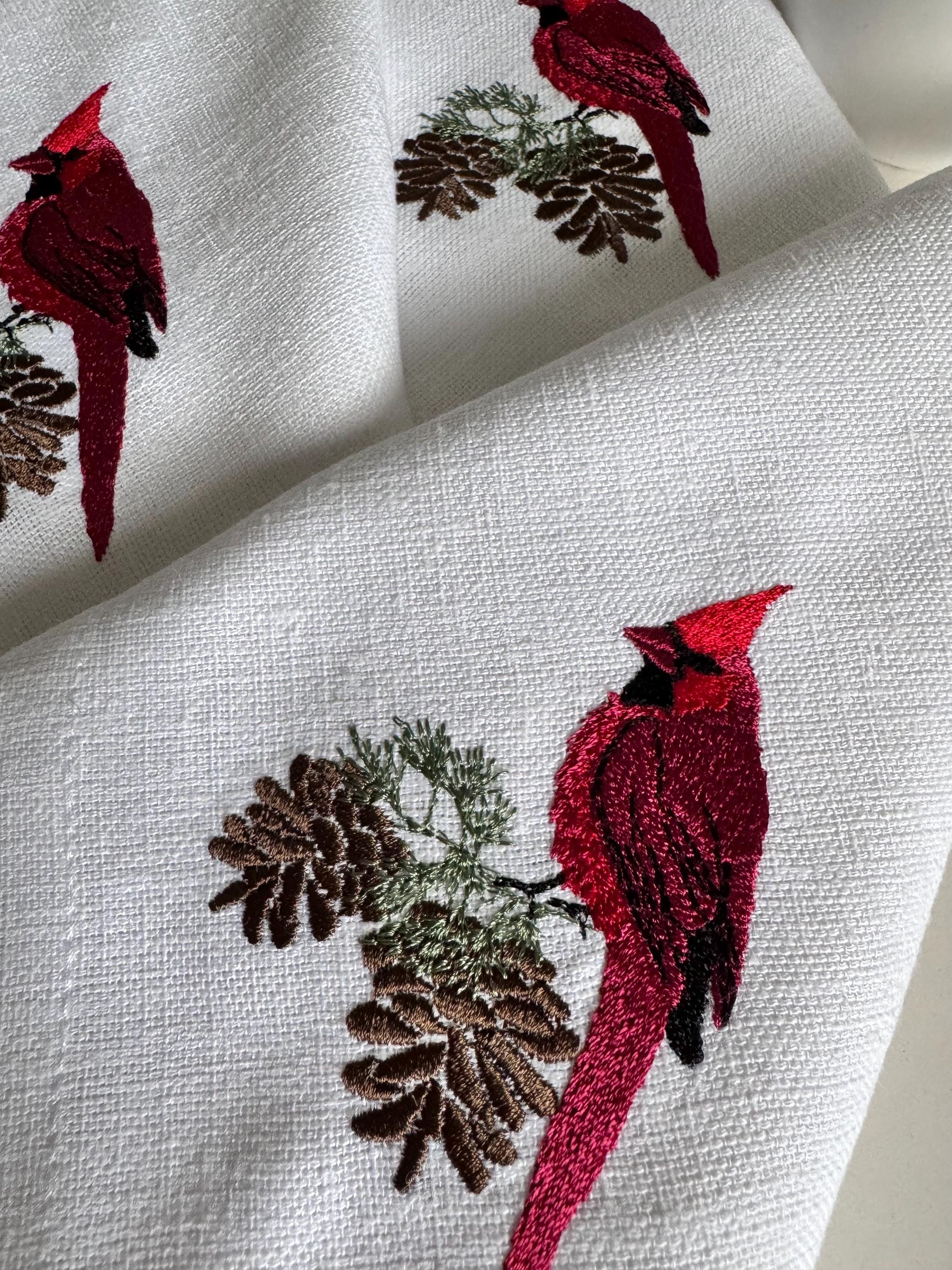 レッドカーディナル刺繍入りリネンナプキン - クリスマスディナー