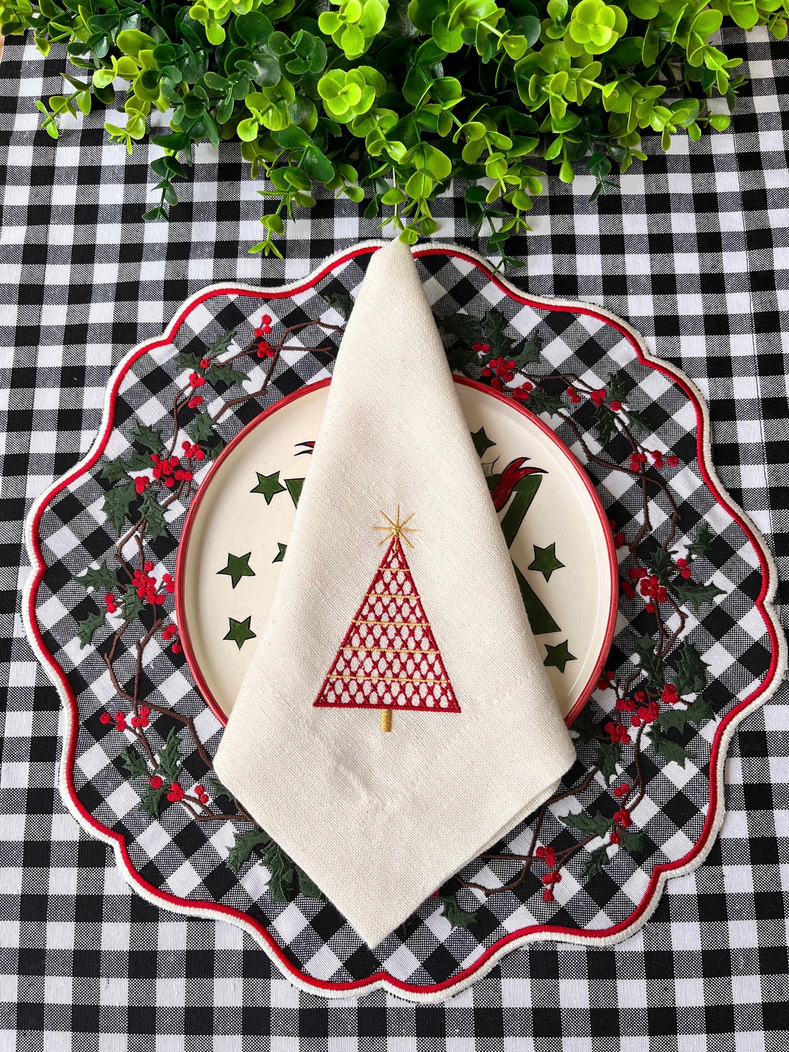 Embroidered Christmas Tree Linen Napkins - Perfect Housewarming ...