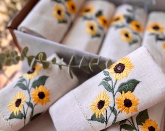 Sunflower embroidered linen napkins | Farmhouse table | Dinner Napkins | Housewarming | Wedding Gift | Rustic | Thanksgiving  | Handmade