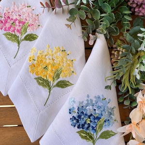 Geborduurde linnen servetten met hortensia - luxe dinerservetten voor unieke cadeaus, Moederdag en zomers dineren