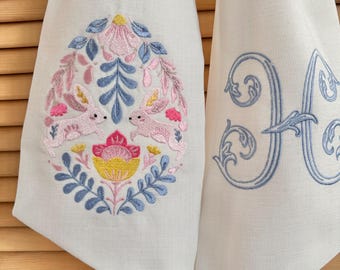 Personalisierte Osterkranz Schärpe - Gestickte Outdoor Stoff Tür Schleife | Einzigartige Monogrammiert Frühlingsdekor | Ostergeschenk | Elegante Türschärpe