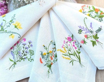 Enhance Your Table with Exquisite Embroidered Wildflower Napkins - 6 Stunning Bouquets, Customizable Colors - Perfect for Weddings