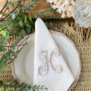 Custom Monogram Linen Napkins – Personalized Wedding Napkins – Embroidered Initial Napkin – Elegant Dinner Table Decor