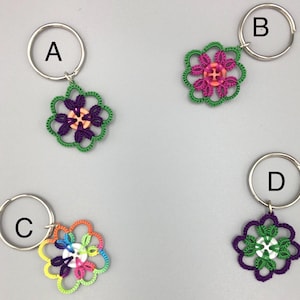 Tatted Flower Button Keychain