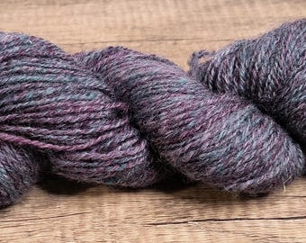 Handgesponnenes handgefärbtes Garn 100g