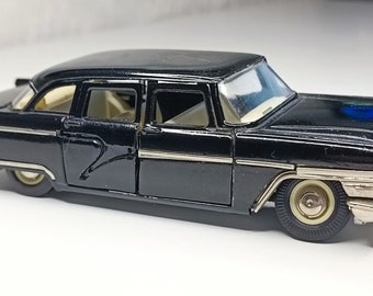 ソ連製ヴィンテージダイキャストカー。Chaika GAZ-13 モデルA 15