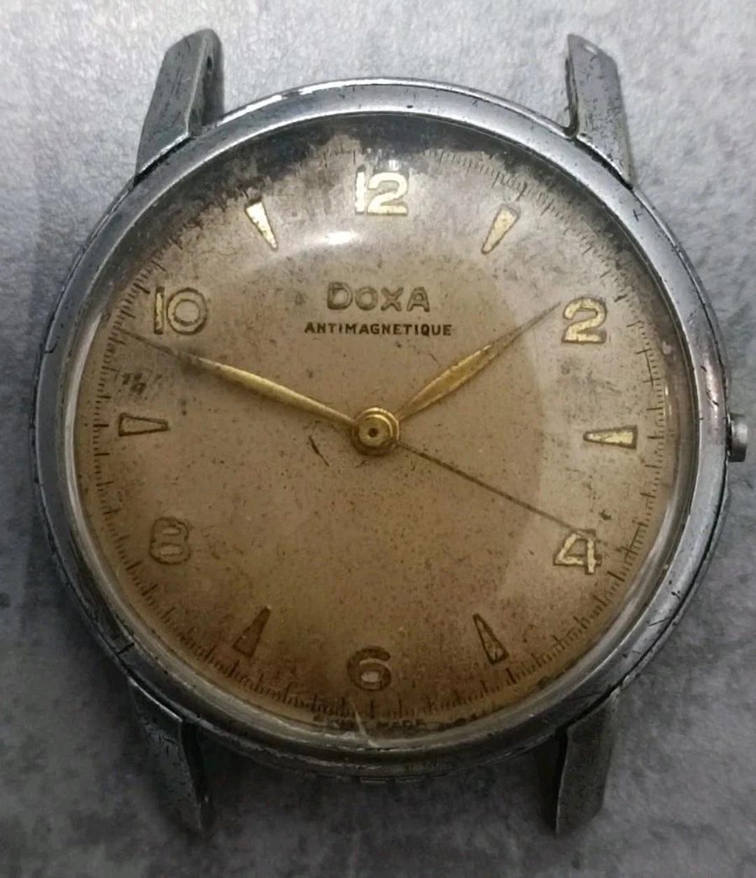 Authentic Vintage Swiss DOXA Antimagnetique Watch From the 1940s