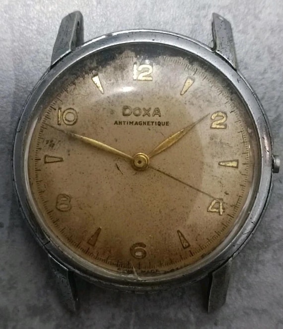 Authentic Vintage Swiss DOXA Antimagnetique Watch From the 1940s