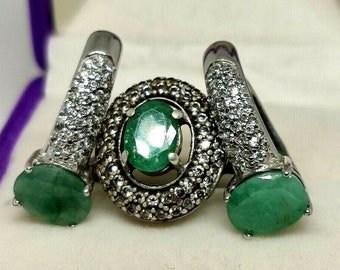 Magnifique parure de bijoux en argent ! Bague et boucles d'oreilles avec pierre verte.