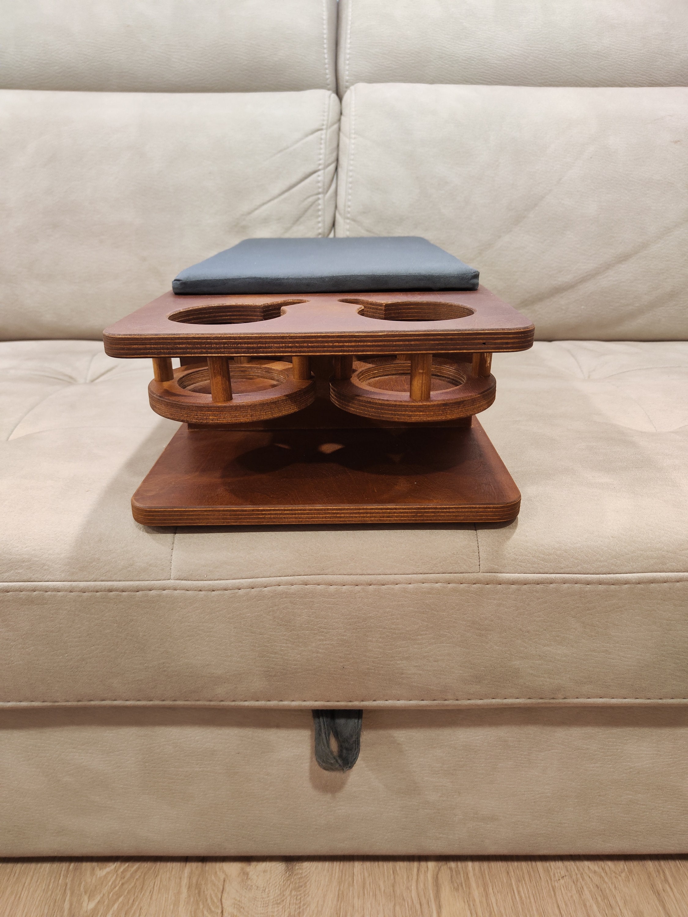 Sofa Tablett Für Ritze - Mit 2 Getränkehaltern & Ablagefläche