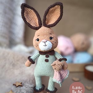 Jess Bunny Crochet Pattern in SPANISH