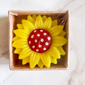 Flower candle | Handmade unscented candle | Colourful cute candle | Home decor gift | Home decor idea