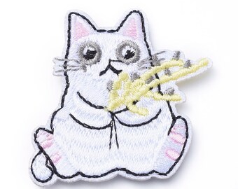 Fat white cat -Iron on patch - Embroided patch - Applique