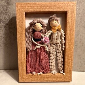 S Personalized Braid/Macrame Doll in Frame | Macrame Couple Portrait | Macrame Doll Wall Hanging | Anniversary Gift | Wedding Gift