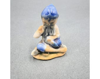 Figura en miniatura vintage de Wade Ireland, duende de la suerte "El sastre" Whimsie