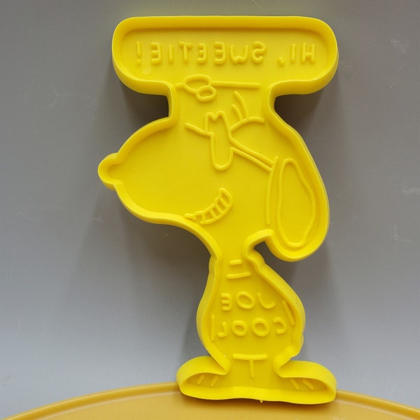 thumbnail image 2 of Snoopy Dancing Charlie Brown Peanuts Cookie Cutter – Plastic, USA, PR3493 By AJT 2 of 4