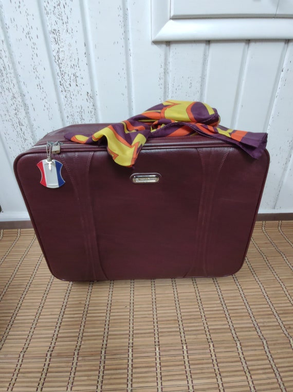 Gorgeous vintage burgundy American Tourister lugg… - image 9