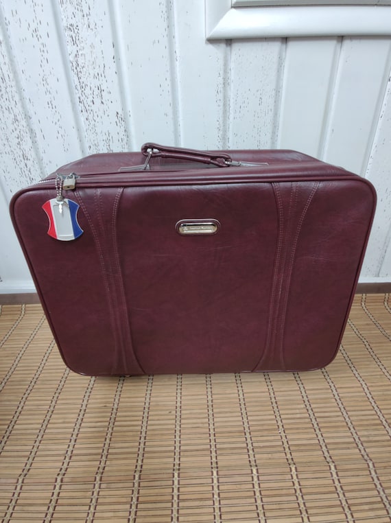 Gorgeous vintage burgundy American Tourister lugg… - image 1