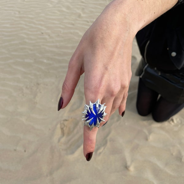 Anillo de espina azul, anillo de piedra preciosa de ojo de tigre con púas, estilo gotico