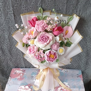 gestrickter Mixstrauß,Tulpenlilie,Lavendelstrauß,gehäkelter lila Rosenstrauß,Valentinstag Geschenk,Geburtstagsgeschenk,Geburtstagsgeschenk,