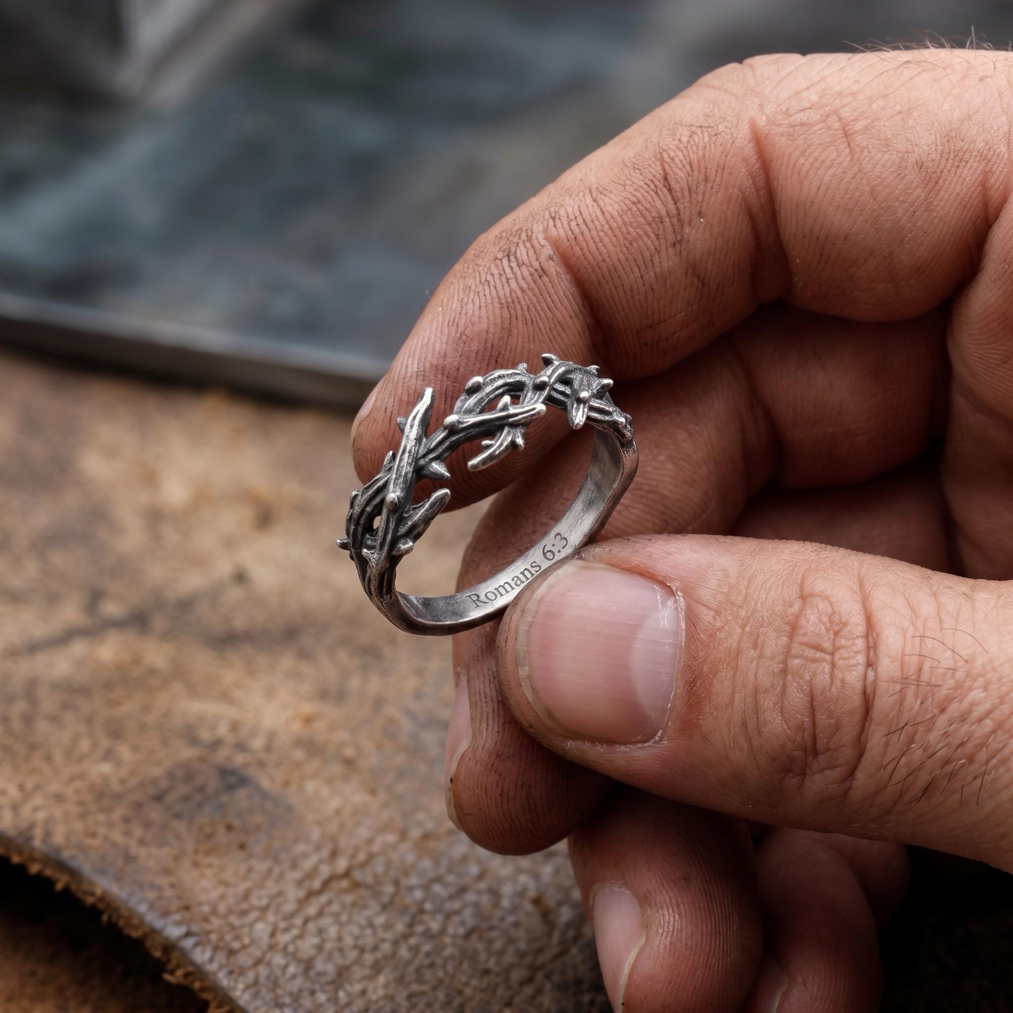 Rammer.リング.silver.ring.ひな祭り.激安.希少セール Oxidized Silver Crown of Thorns Ring, Engraved Bible Verse Band