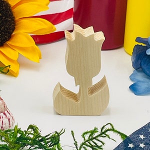Niedokończony kwiat z łodygą i liśćmi V4 Craft Solid Wood Spring Flower Cutout, Dekoracja tacy piętrowej Drewniane kształty, Dekoracja DIY Puste wycięcie z drewna