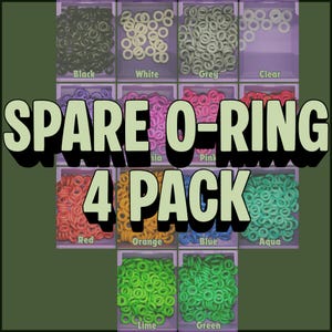 Op de afbeelding: Afbeelding van een 4-pack reserve O-ringen in diverse kleuren: zwart, wit, grijs, transparant, roze, rood, oranje, blauw, aqua, limoen en groen. De tekst "SPARE O-RING 4 PACK" is prominent aanwezig.