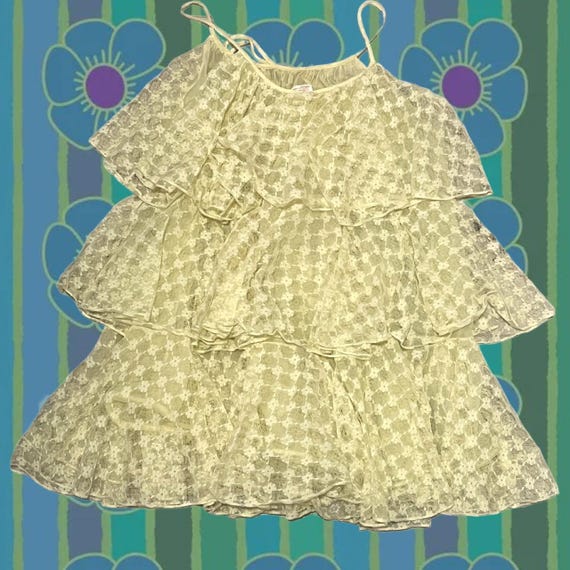 Yellow Ruffle Pattern Lace 60s Yellow Lace Ruffled Nightgown and Robe - Size M/L - Gem