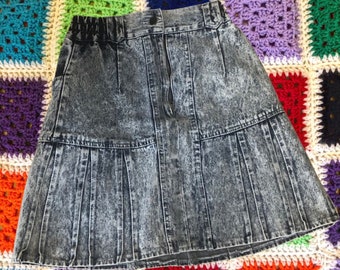 Acid Wash Pleated Skirt - size XS