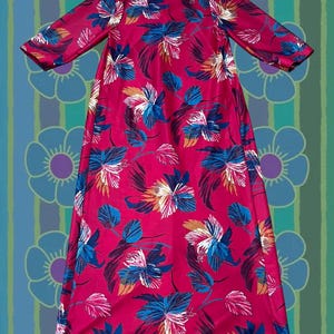 70s/80s Pink Floral Print Polyester Caftan/Nightgown - One Size Fits All