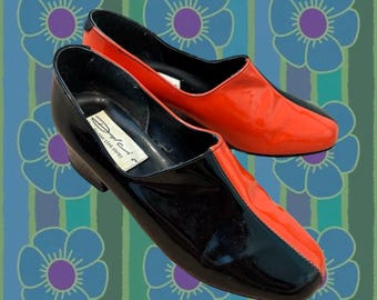 Mocasines de charol negros y naranjas de los años 80 con tacón - Talla 5US/3UK/36EU