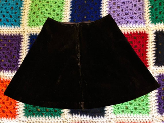 60s/70s Chocolate Brown Velvet Mini Skirt - Size … - image 2