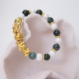 ダブル貔貅ブレスレット：24Kゴールド、アラバスター、グリーンアゲート