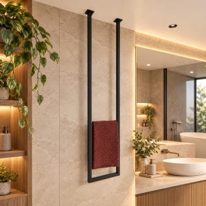 Portasciugamani moderno in metallo da soffitto, design minimalista per il bagno.