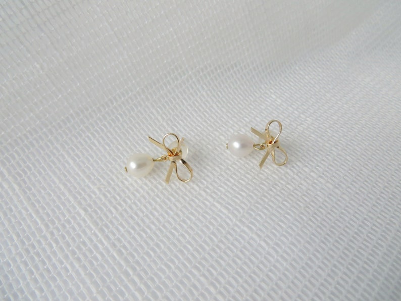 Bow Pearl Earrings Pearl Stud Earrings Pearl Jewelry Etsy