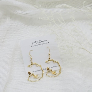 Hummingbird Earrings, Gold Hummingbird Earrings, Hummingbird Lover Gift, Bird Lover Earrings, Animal Earrings, Gold Hummingbird,Gift for Mom