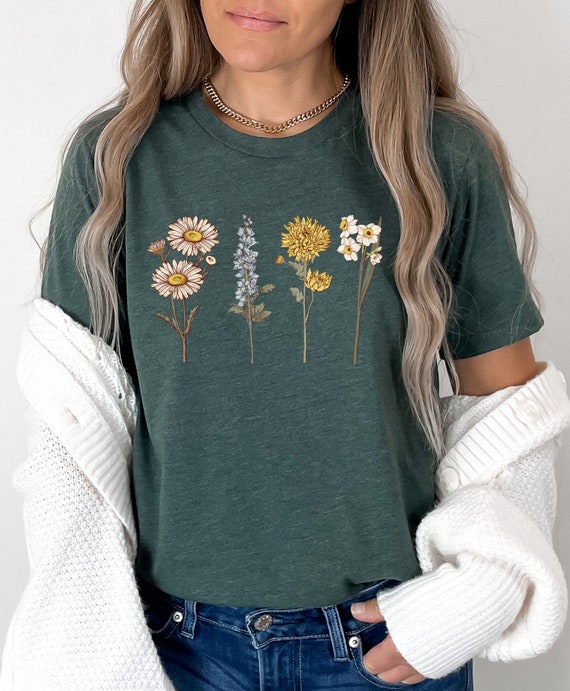 Custom Birth Month Birth Flower Shirt, Gift for Mom, Plant Mom Gift, Gift for Grandmother, Cottagecore Tshirt, Mothers Day Gift, Sweatshirt