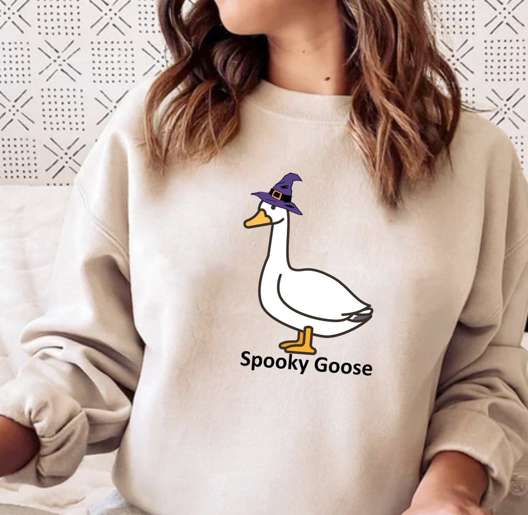 (MEDIUM) GOOSE & GHOST SPOOKY SWEATSHIRT