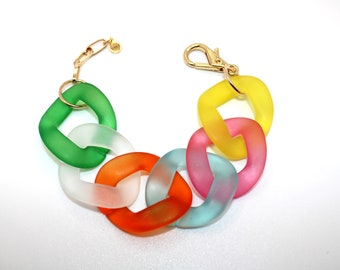 Bracelet chaîne en résine fait main, maillons XXL en satin transparent multicolore — Bijoux de poignet réglables élégants pour femme.