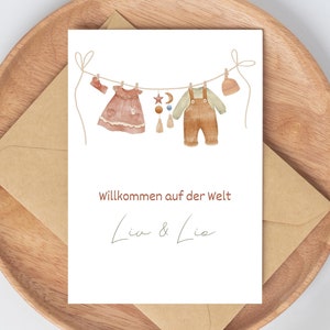 Karte zur Geburt von Zwillinge | Grußkarte | Baby  Mädchen Junge | personalisiert | Geschenk für Zwillinge | Aquarell Wäscheleine Kleidung